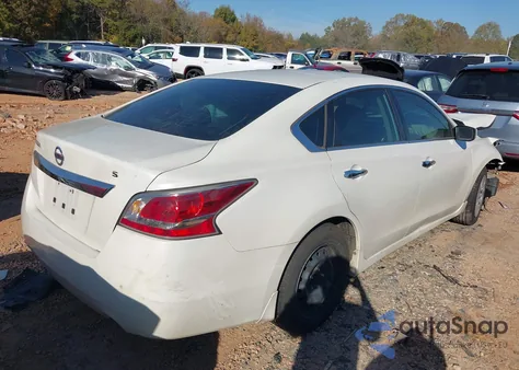 2015 Nissan Altima 2.5 S из США, поврежденный, VIN 1N4AL3AP9FC168676